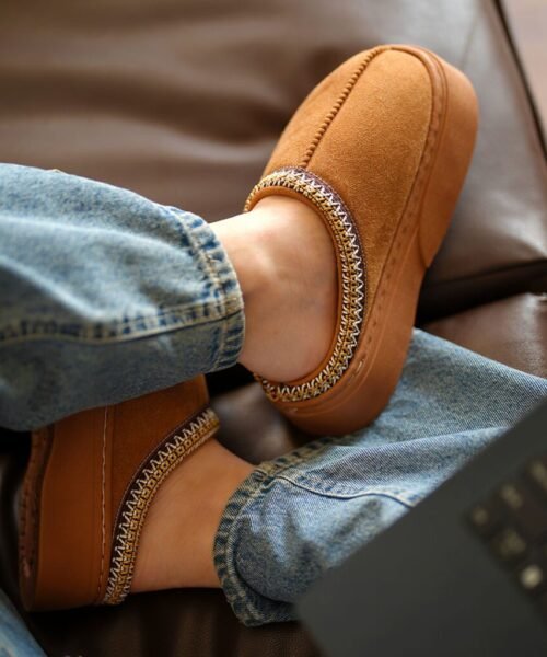 UGG Slides – Braid / Beige Camel