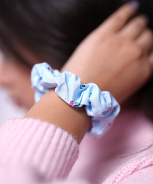 Scrunchie – Baby Blue Flower Print