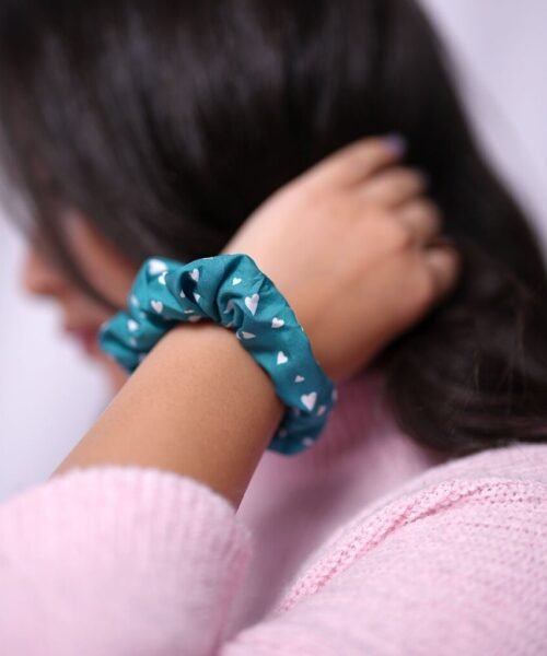 Scrunchie – Turquoise Hearts Print